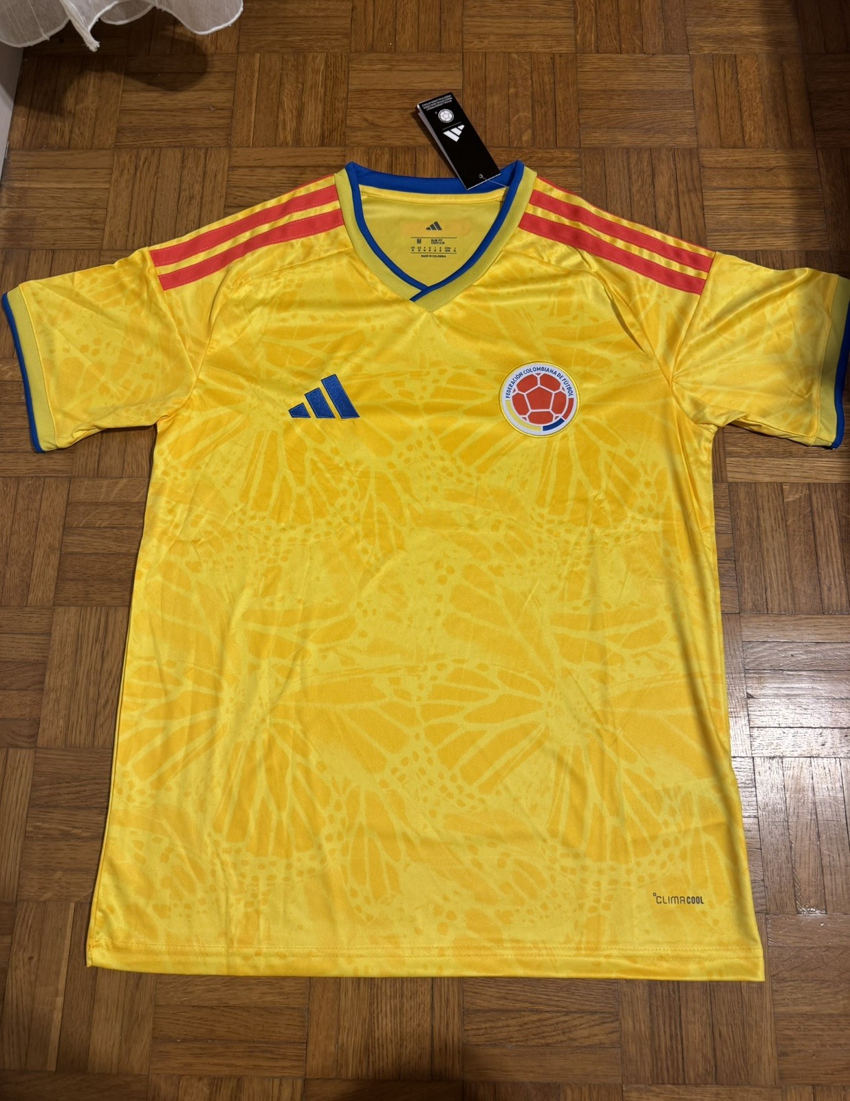 Maillot Colombie Mariposa en textile respirant anti-transpiration pour le match