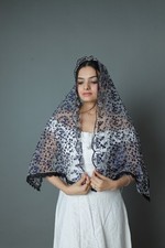 Vintage-Inspired Embroider Lace Mantilla Cristian Church Prayer Veil Wrap-Style