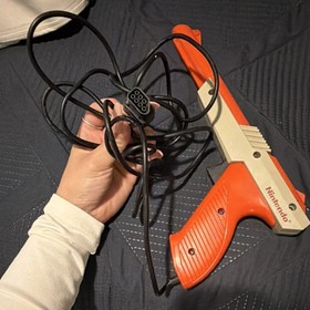 Nintendo Zapper Light Gun Orange Beige Wired for NES Console 1980s