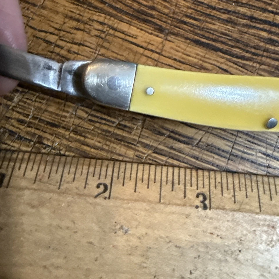 Vintage Western Boulder 3 Blade Pocket Knife yellow Handle Excellent Knife Sharp - Image 3 of 4