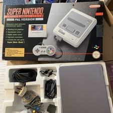 Super Nintendo Entertainment Centre Pal Version In Original Box 1992