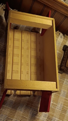 Thomas Wooden "THE WORKS" VGUC Missing Roofs - Picture 2 of 3