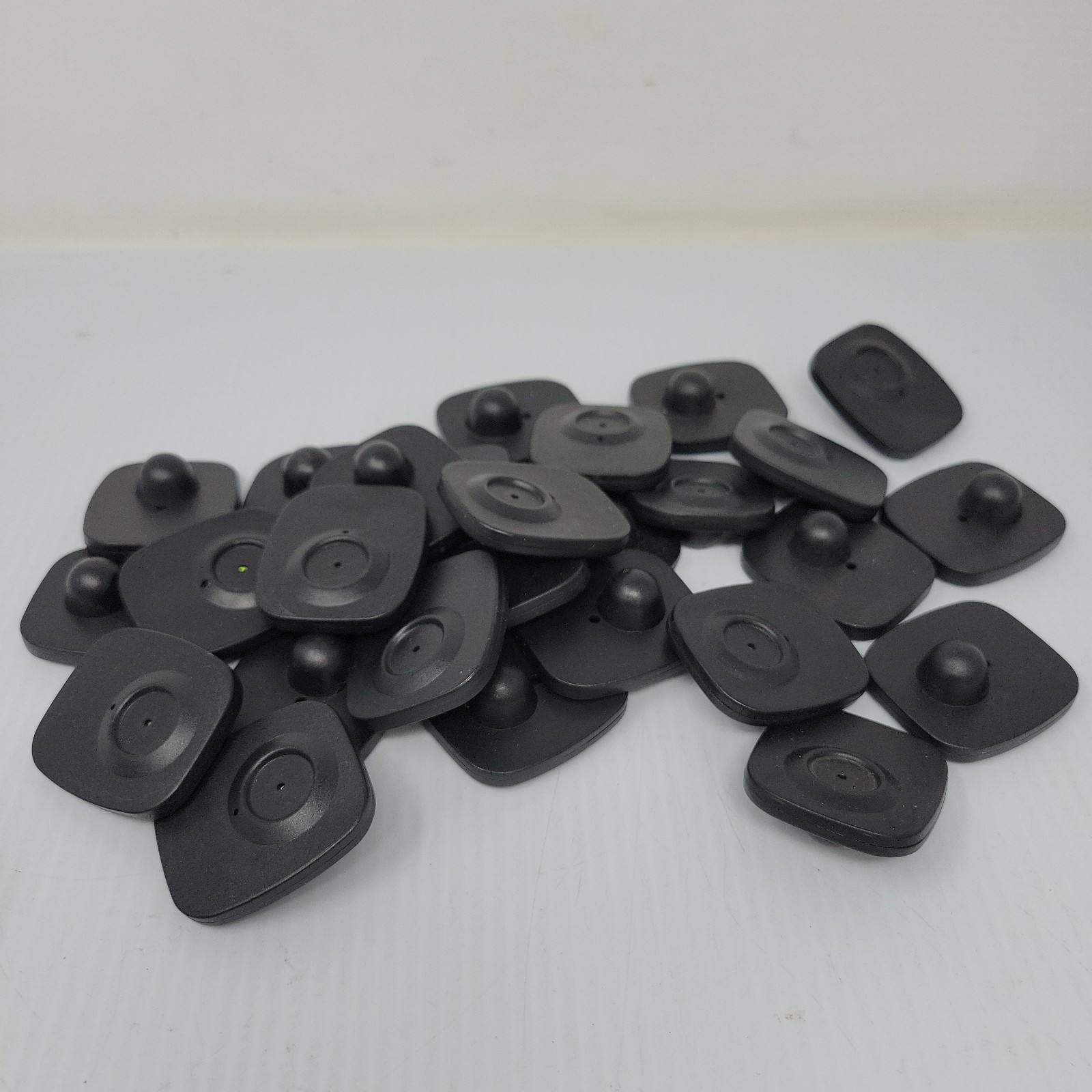 Lot of 25 Security Tags Anti Theft Sensors Retail Clothing Clothes EAS Retail