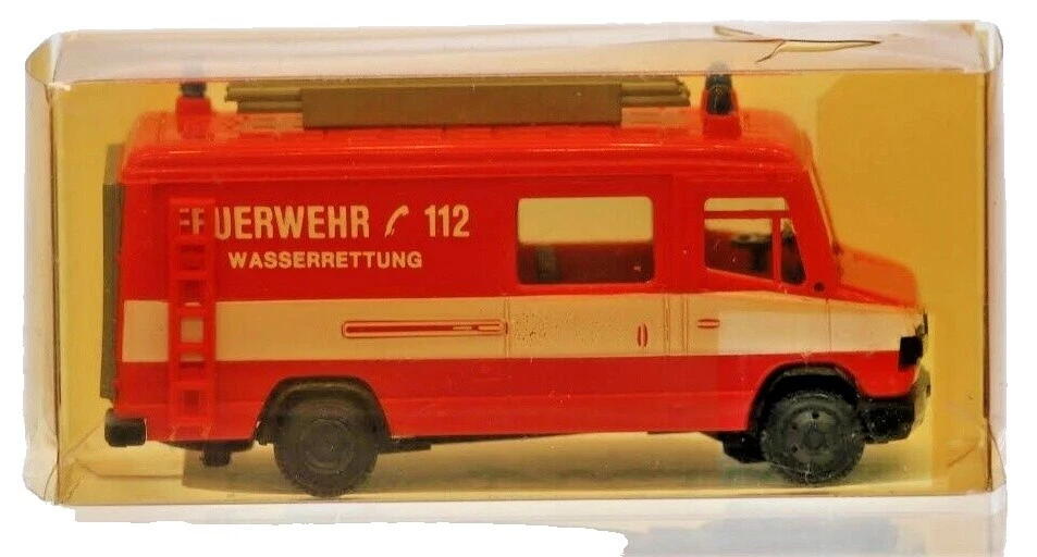 Praline Plastic Diecast & Toy Vehicles