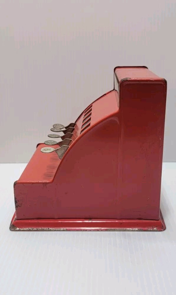 как выглядит Antique Durable Toy Co. USA Red Small Toy Metal Store Cash Register Great Shape фото