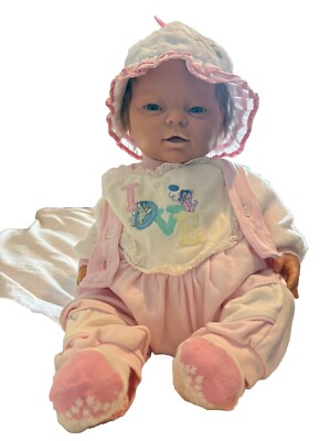 berjusa / alte vintage puppe mit klamotten kleidung 