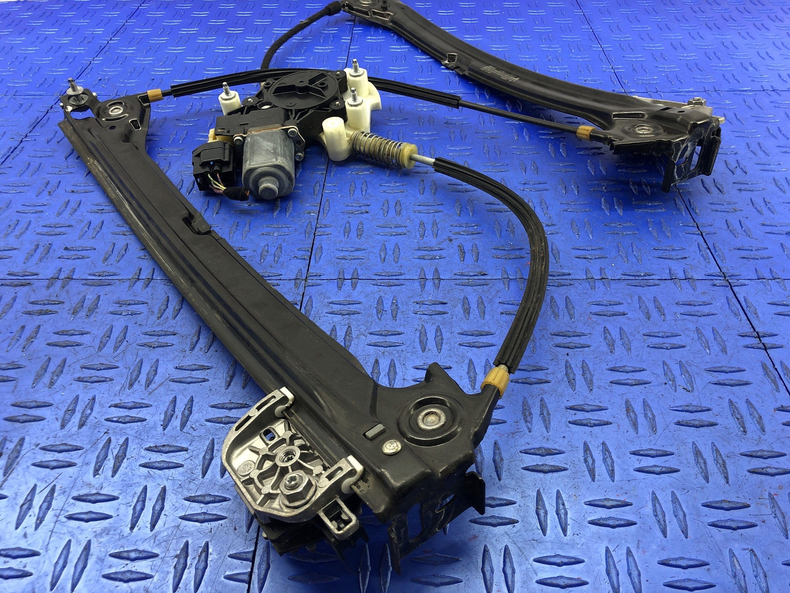 2014 - 2019 MASERATI GHIBLI M157 FRONT RIGHT DOOR WINDOW REGULATOR W/MOTOR