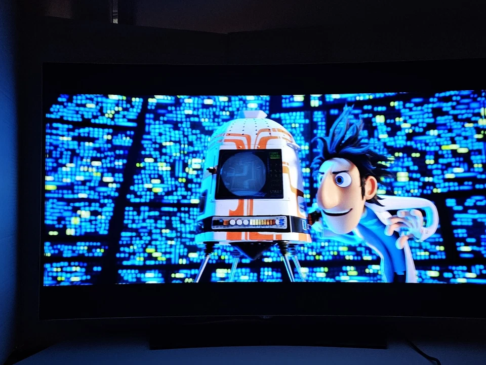 LG OLED55C6P 55" Curved Cinema 3D UHD 4K OLED TV HDR HDR10 Dolby *Light Burn-in* - Image 3 of 4