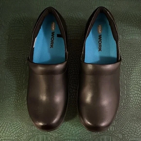 Dr scholls 2025 nursing clogs