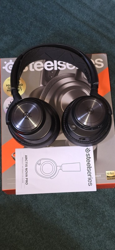 SteelSeries Arctis Nova Pro Over-Ear Gaming Headset Black, PS4 PS5 PC