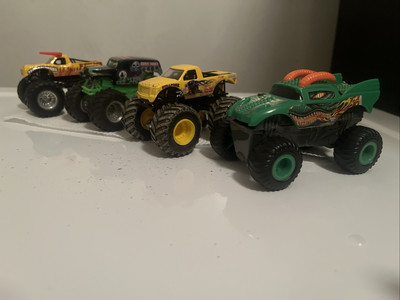 Hot wheels and Monster Jam Trucks - Grave digger, El Toro Loco, Full Boar, Snake