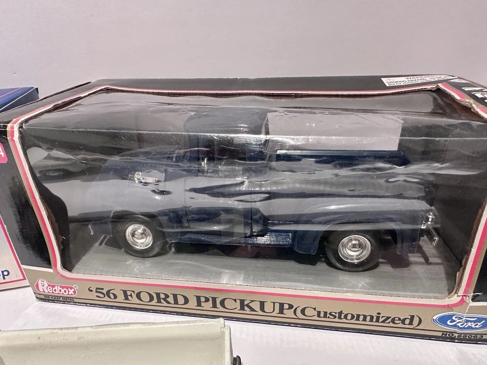 Lot of 3 Trucks 1/24 Scale 1960 GMC 1956 Ford Car Quest Speccast Redbox - Image 3 of 4