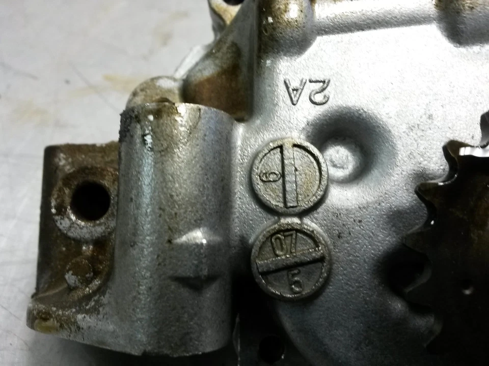 Bomba de aceite del motor para 06-08 Toyota Rav4 2.4 Foto 2 de 4