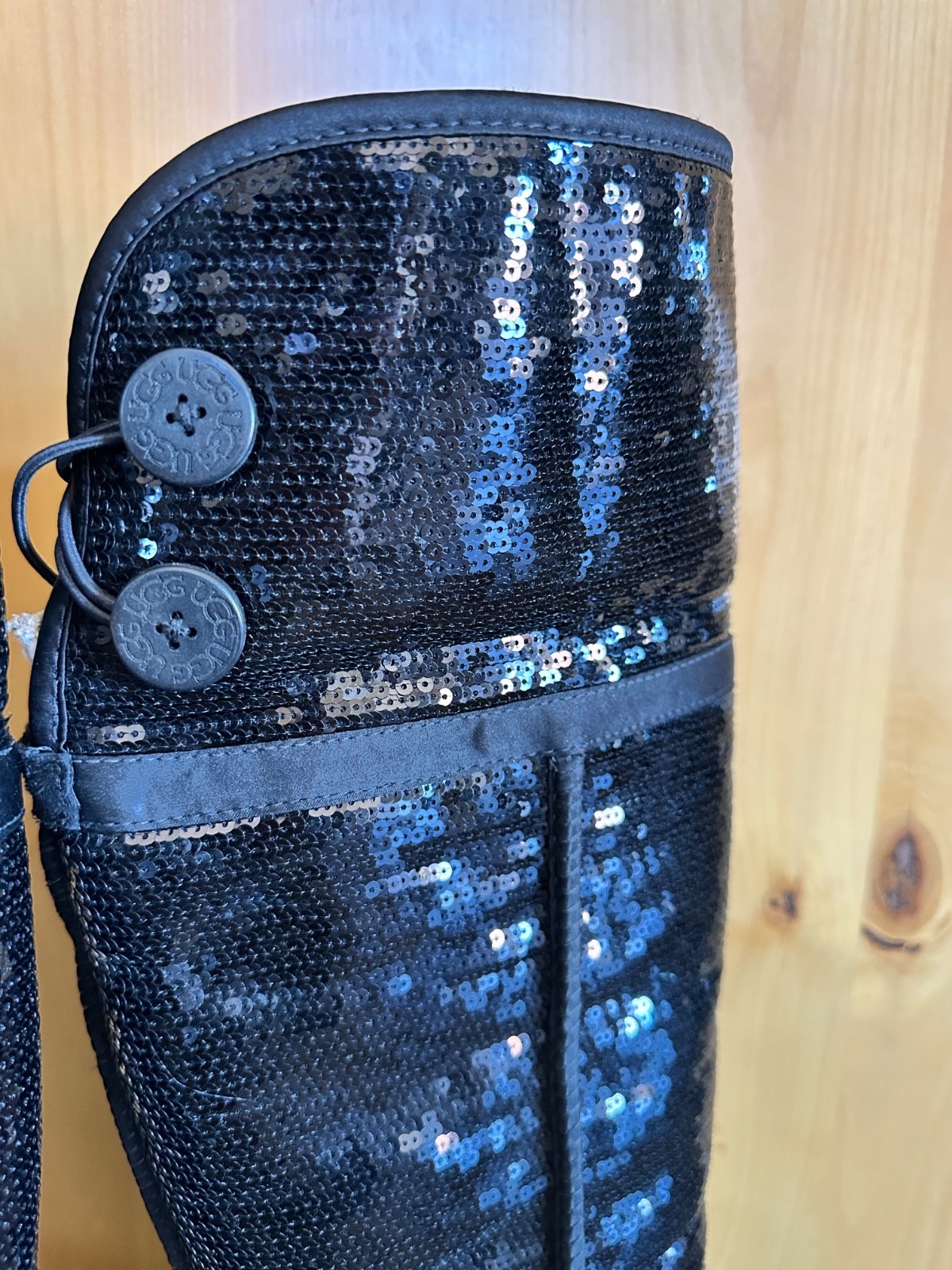 UGG  OVER THE KNEE BAILEY BUTTON SPARKLE 9 BLACK  HOLOGRAM EUC FUR TALL RARE image 6