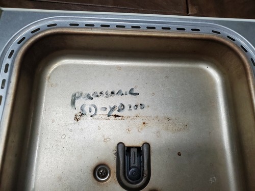 Panasonic Bread Maker SD-YD200 REPLACEMENT LID TOP W/ YEAST DISPENSER & SCREW - Picture 4 of 7