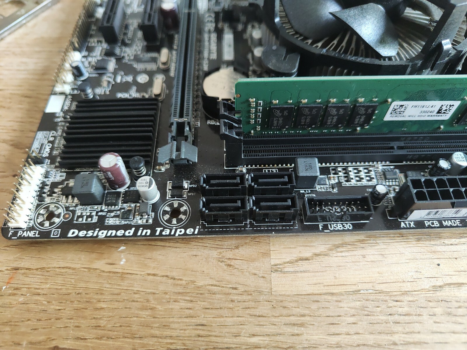 Gigabyte GAH110MS2H Motherboard combo with I5 7400 3.0ghz CPU 8gb