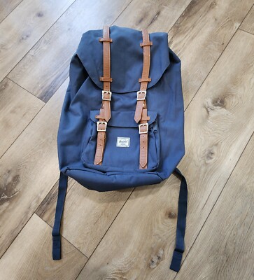 Herschel Supply Backpack RETREAT Bag Navy Blue Red Striped