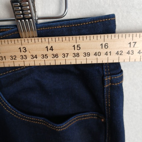 Pantalones de mezclilla ajustados de tiro medio para mujer Levi’s talla 14S/32 lavado oscuro elásticos nuevos con etiquetas - Imagen 11 de 19