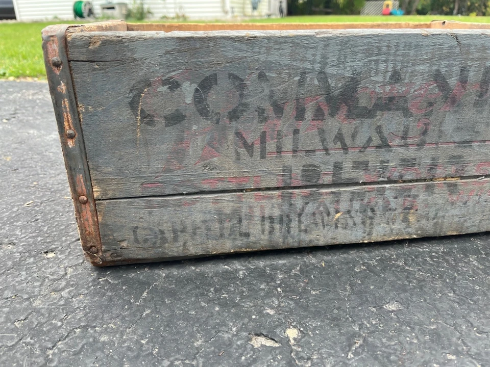 RARE Vintage Capitol Brewing Co. Commander Beer Milwaukee WI Wooden Crate Case - Image 3 of 4