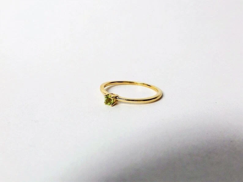 Natural Small Peridot Gemstone Solitaire Women's Band Ring 10k Solid Yellow Gold - Image 2 of 4