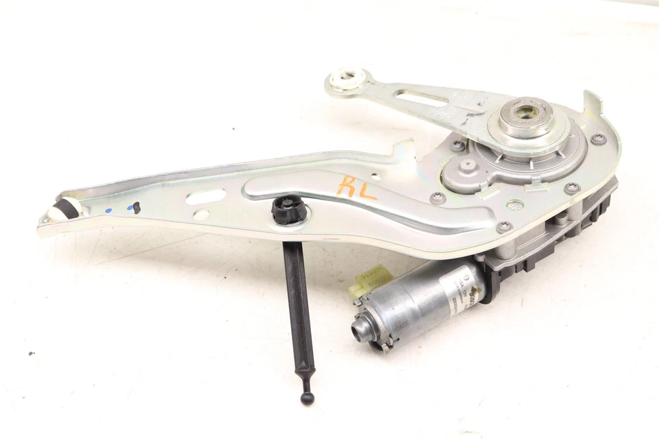 Mercedes-Benz S65 AMG 2015-2019 - Unidad de transmisión de tapa de maletero motor 2228200442 Foto 2 de 4