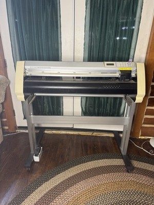 GRAPHTEC CUTTING PRO FC7000-75 VINYL CUTTER - (POWER TESTED ONLY)