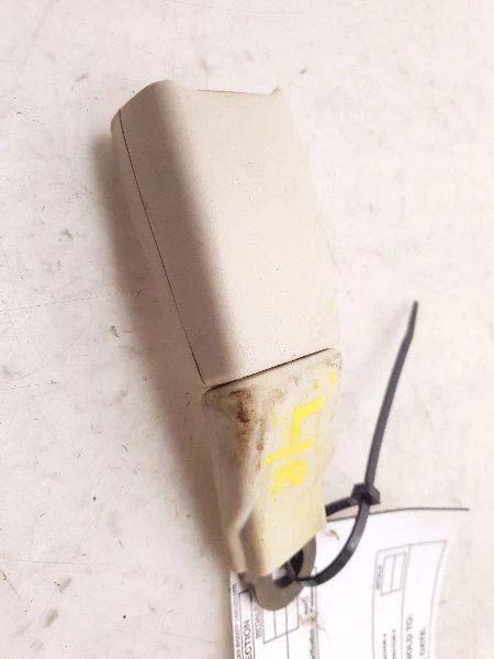 Lexus LS430 2002 hebilla de cinturón central trasero  Foto 4 de 4