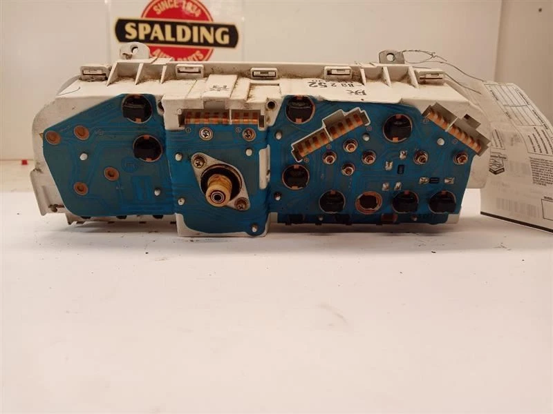 Grupo de velocímetros MPH de 1983 camioneta Toyota AT 11102118 Foto 2 de 4