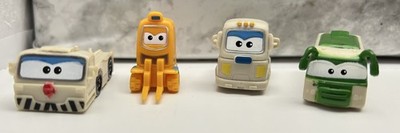 Lot of 4 Super Wings Transform-A-Bots Airport Crew Mini Action Figures 2018