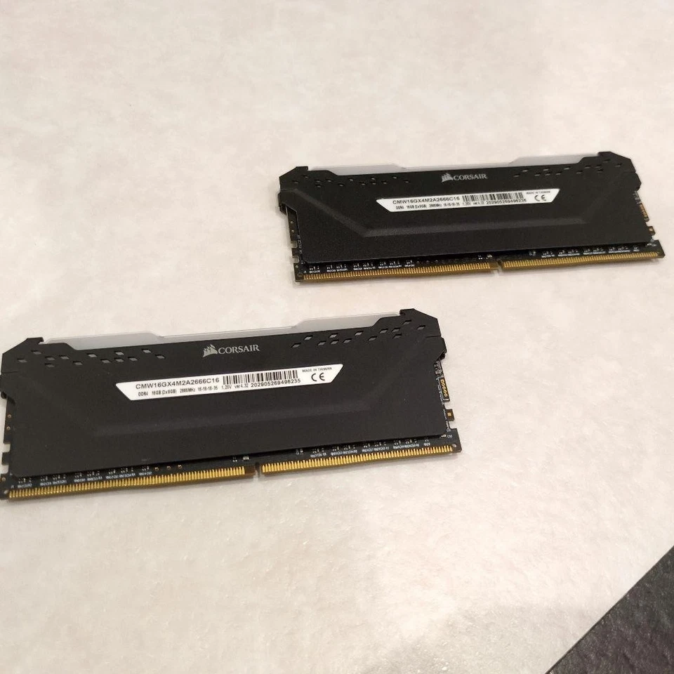 CORSAIR VENGEANCE 16GB (2x8GB) DDR4 2666MHz PC4-21300 DIMM Memory - Image 2 of 2