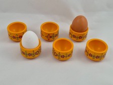 Eierbecher rund Retro Kunststoff Orange Gelb Blumenrand Vintage 70-iger Jahre