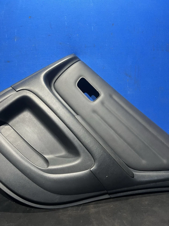 Lexus IS300 2001-2005 OEM puerta trasera derecha pasajero panel interior cuero negro Foto 4 de 4