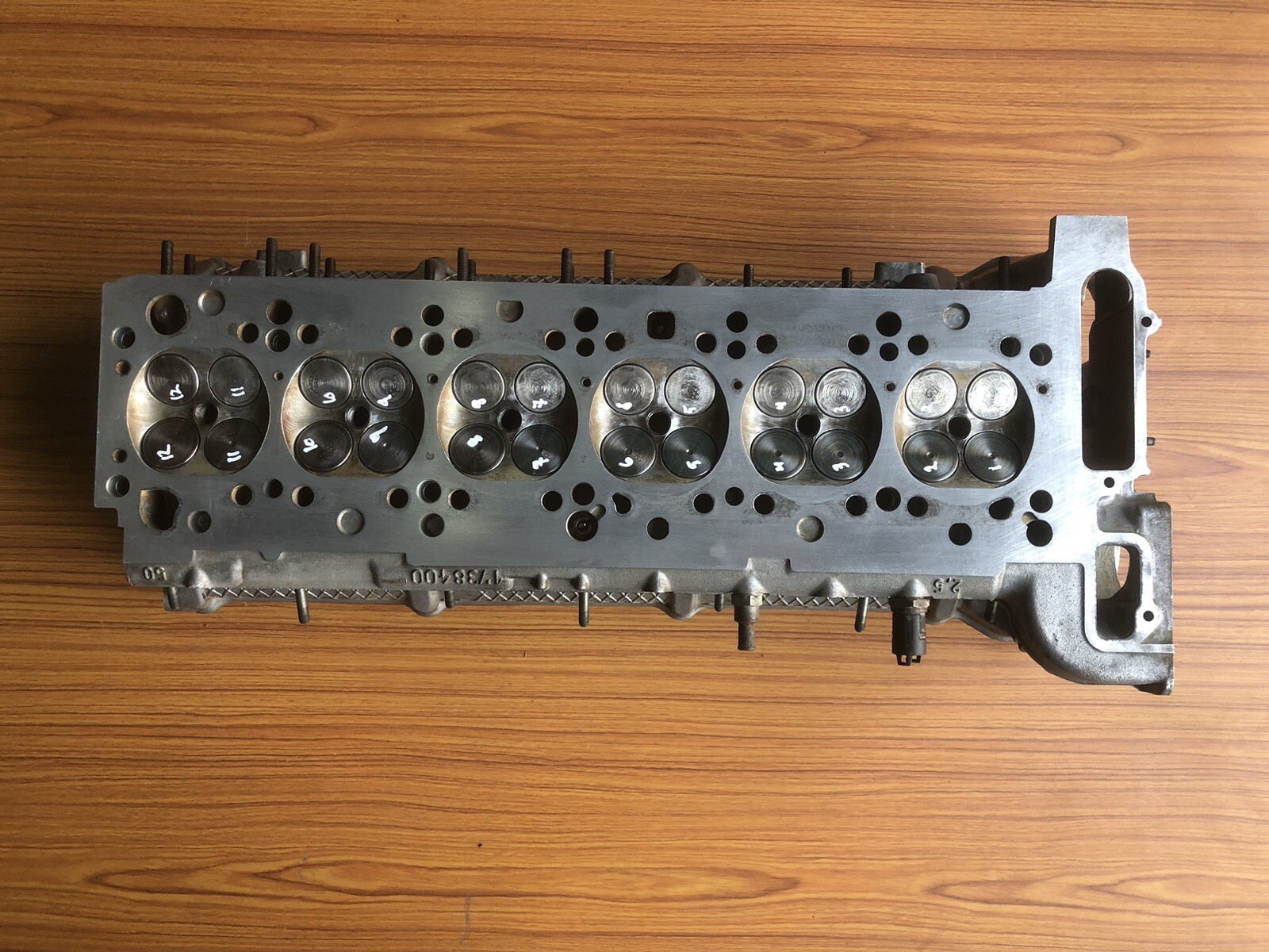 BMW SINGLE VANOS E36 E34 M50B25 E39 E38 Z3 M52B28 CYLINDER HEAD 1738400