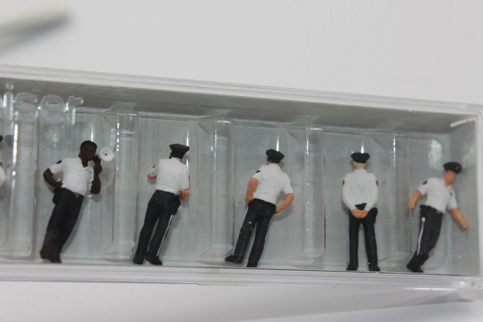 Preiser 10797 US City Police 6 figuras H0 1:87 nuevo en embalaje original Foto 2 de 4