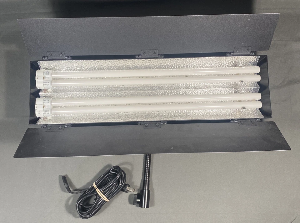 FloLight FL-110HM Fluorescent Studio Video Light Lamp With Bulbs No TriPod Works - Image 2 of 4