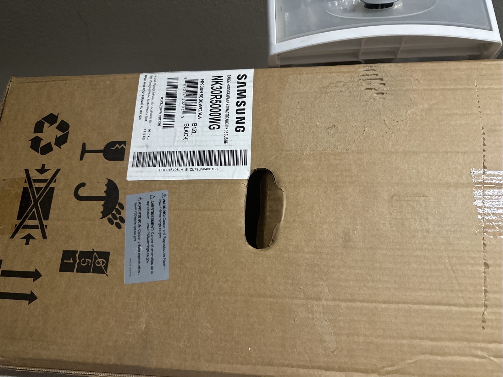 NOB Samsung NK30R5000WG 30" Convertible Range Hood Black stainless