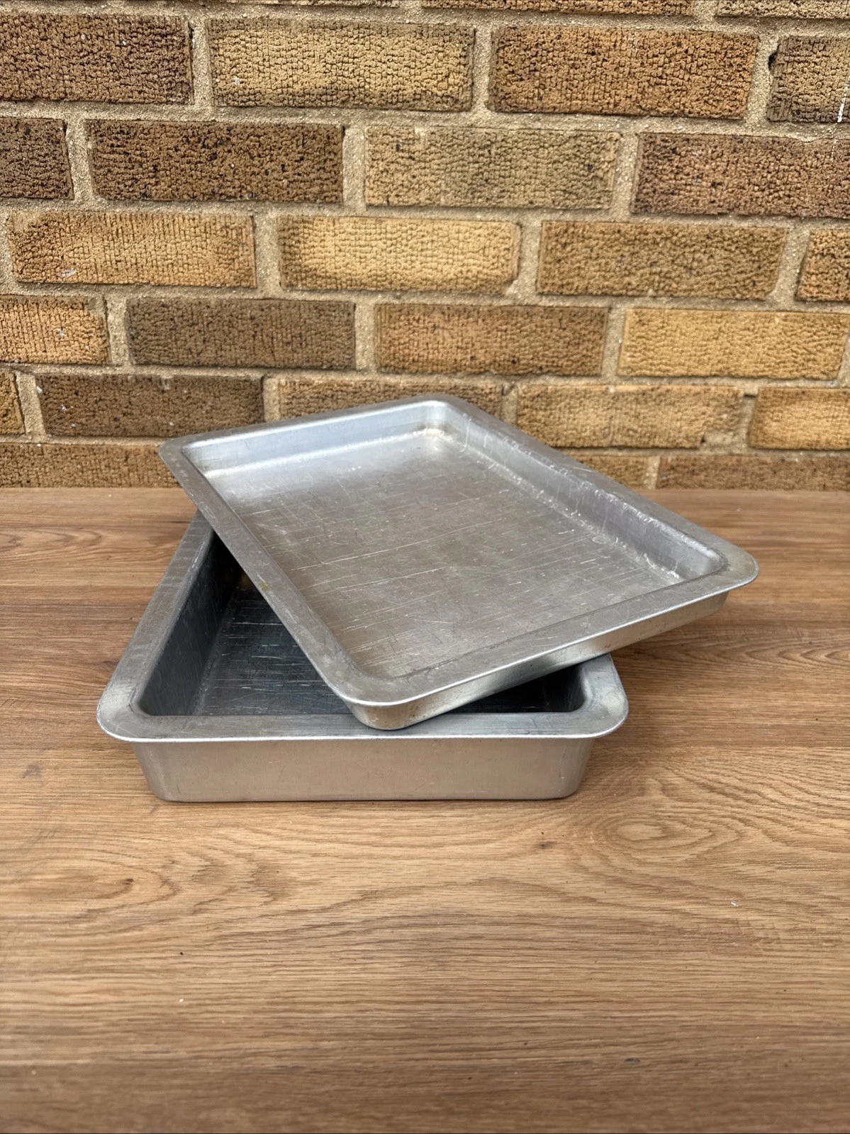 (Lot Of 2) REMA AIRBAKE BAKING PANS Sheets 13x9x2 1/4 & 13x9x1 1/8 Good Conditio
Opens in a new wind