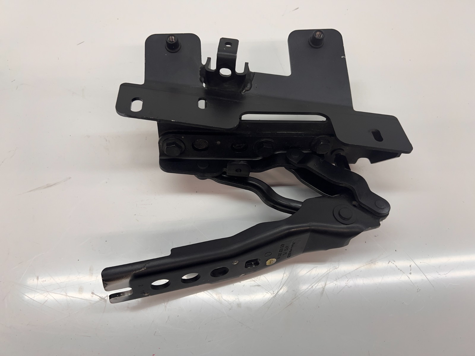 LAMBORGHINI AVENTADOR LP700 LP750 REAR LEFT TRUNK HINGE BRACKET OEM 470827301A