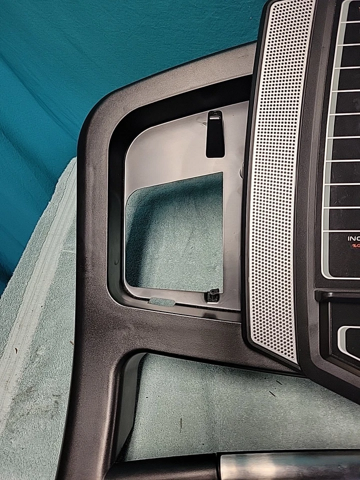 Monitor consola cinta de correr Nordicktrack T6.5s limpio y probado con herrajes  Foto 2 de 4