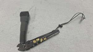 BMW 3 E90 E91 2010 Vorne links Gurtschloss vorne 7213563 WES8864