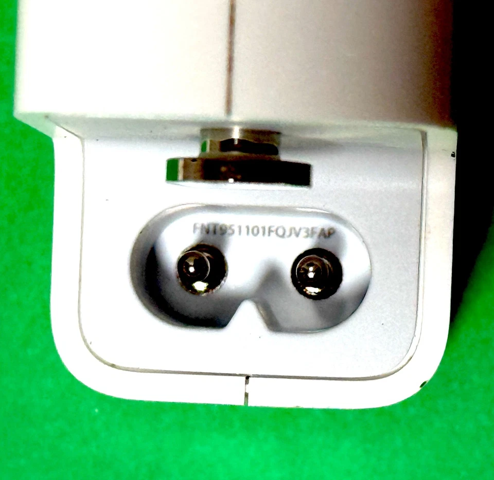 Adaptador de corriente USB tipo C Apple A1882 A2164 MR2A2LL/A MW2G3AM/A 30W - blanco Foto 4 de 4