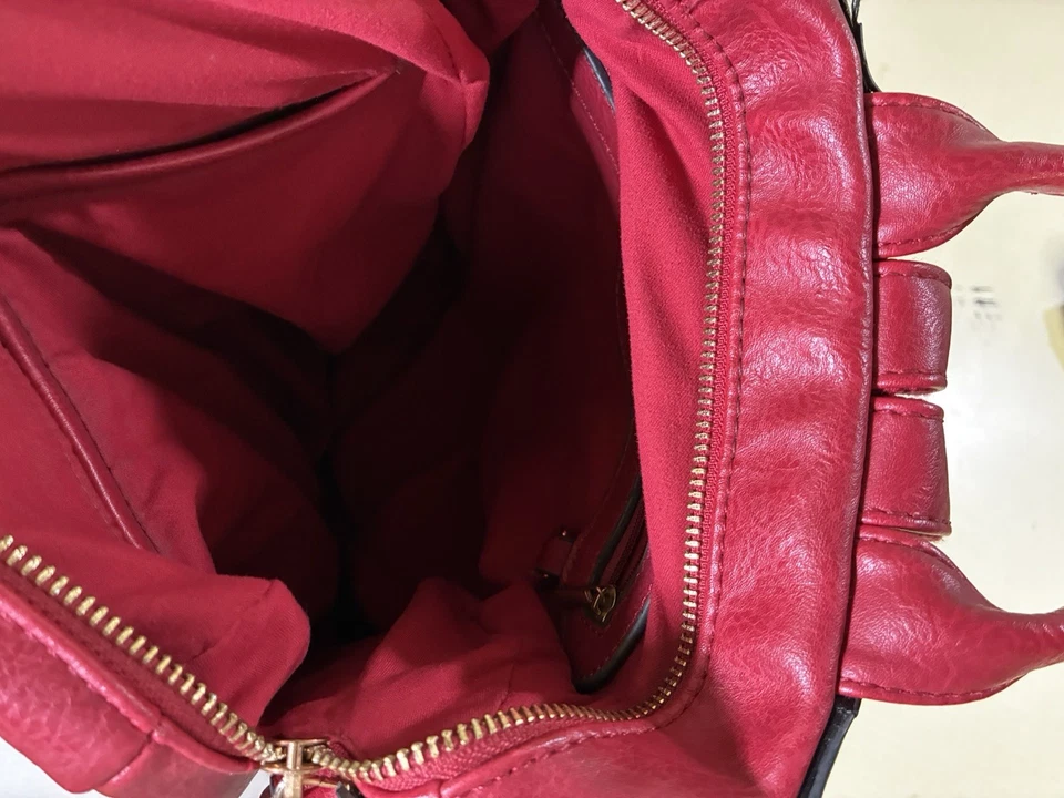 Mochila Bolso de Hombro Clark Cuero Rojo Dos Maneras de Llevar Cuero Foto 2 de 4