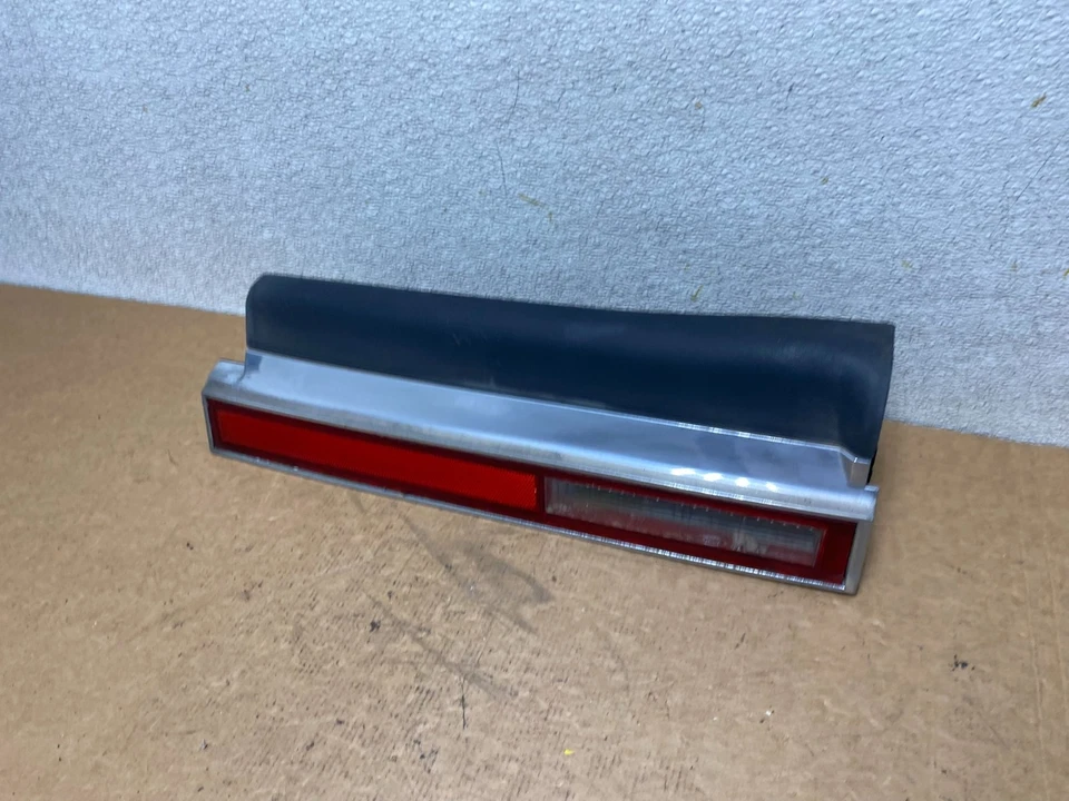 1984 to 1989 Lincoln Mark 7 VII Left Driver LH Side Tail Light S6833 PS - Image 2 of 4