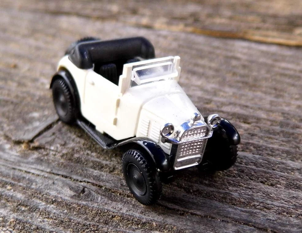 BMW Dixi Cabrio - 1:87 von Brekina