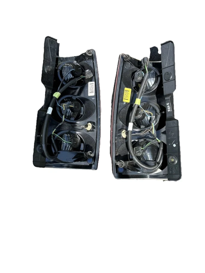 NUEVO OEM 2007-2014 GMC Yukon Juego de luces traseras personalizadas 19172247 19172248 Foto 2 de 4