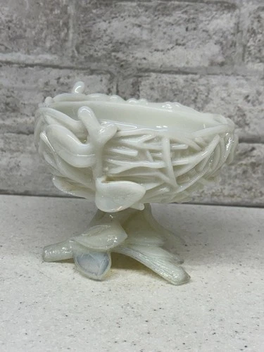 Vintage Westmoreland Milk Glass Birds Nest Only Candy Dish Bottom Only