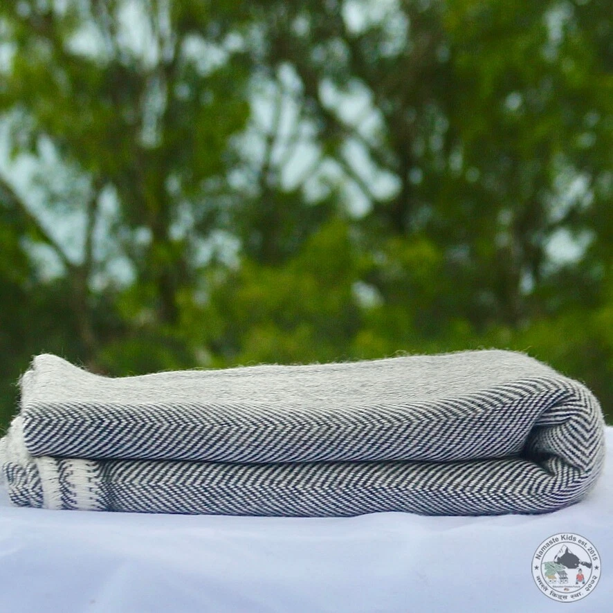 Cashmere Blanket " Sutra (सूत्र)" Handmade From Nepal, Bedspread, Blanket - Image 4 of 4