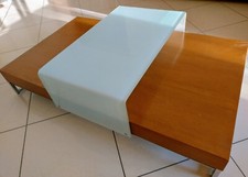 Tavolino da salotto in legno ciliegio e vetro