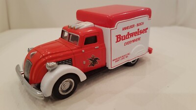 Matchbox Models of Yesteryear YVT02 1937 Dodge Airflow ''Budweiser''