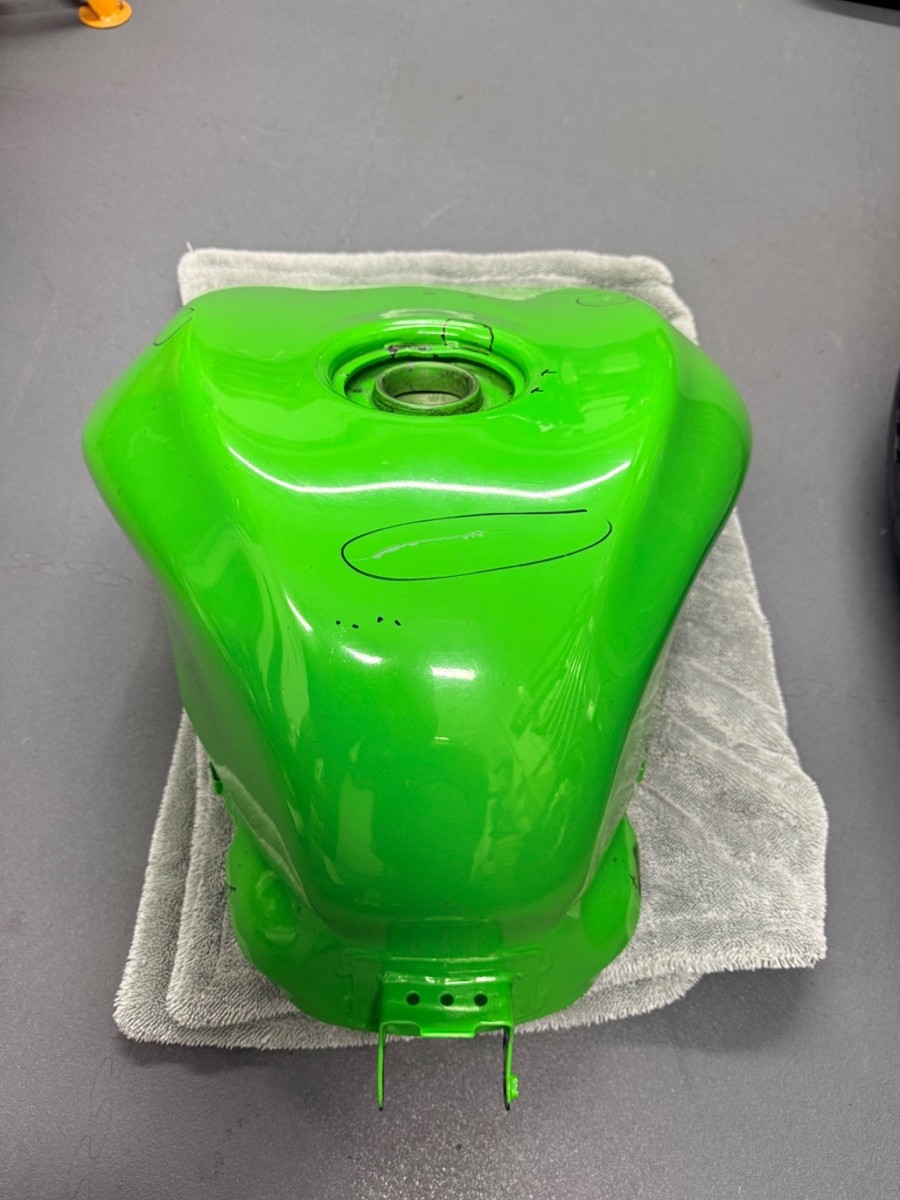 KAWASAKI ZX10R 2004-2005 PETROL FUEL TANK GREEN C1H C2H | eBay